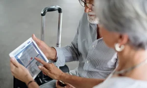 Flying Alone as an Elderly Parent: An Airport Transfer Guide for Families
