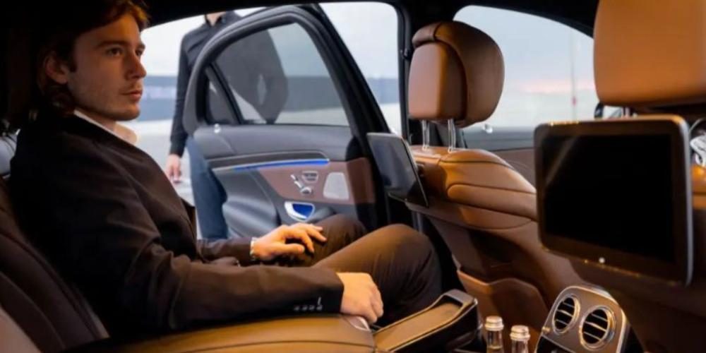 Benefits of Using a Chauffeur Service at Heathrow